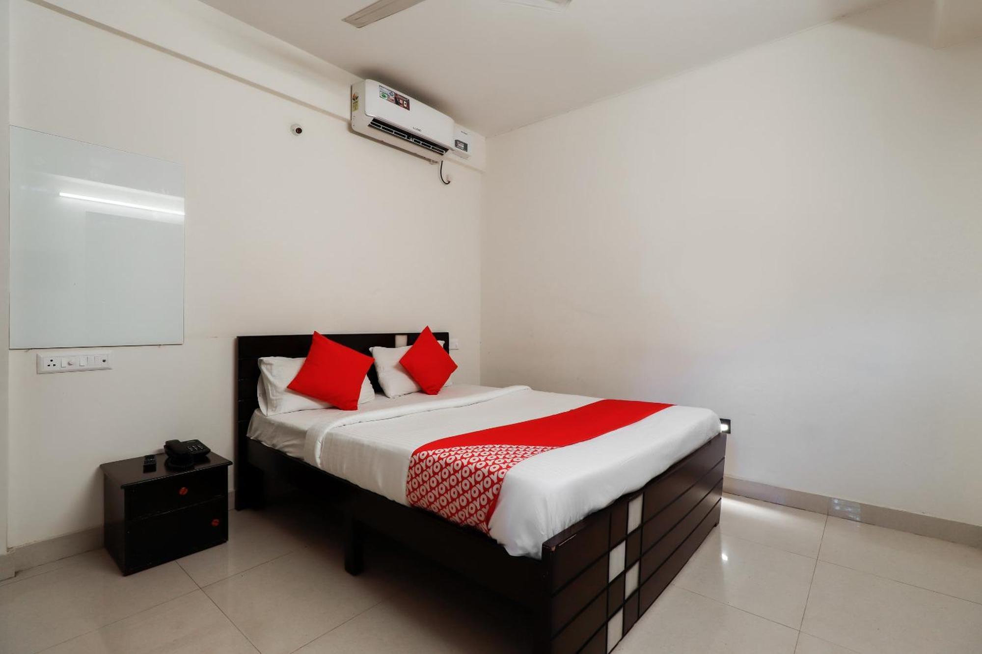 Super Gn Collection O Near Rajajinagar Industrial Estate Otel Bangalore Dış mekan fotoğraf