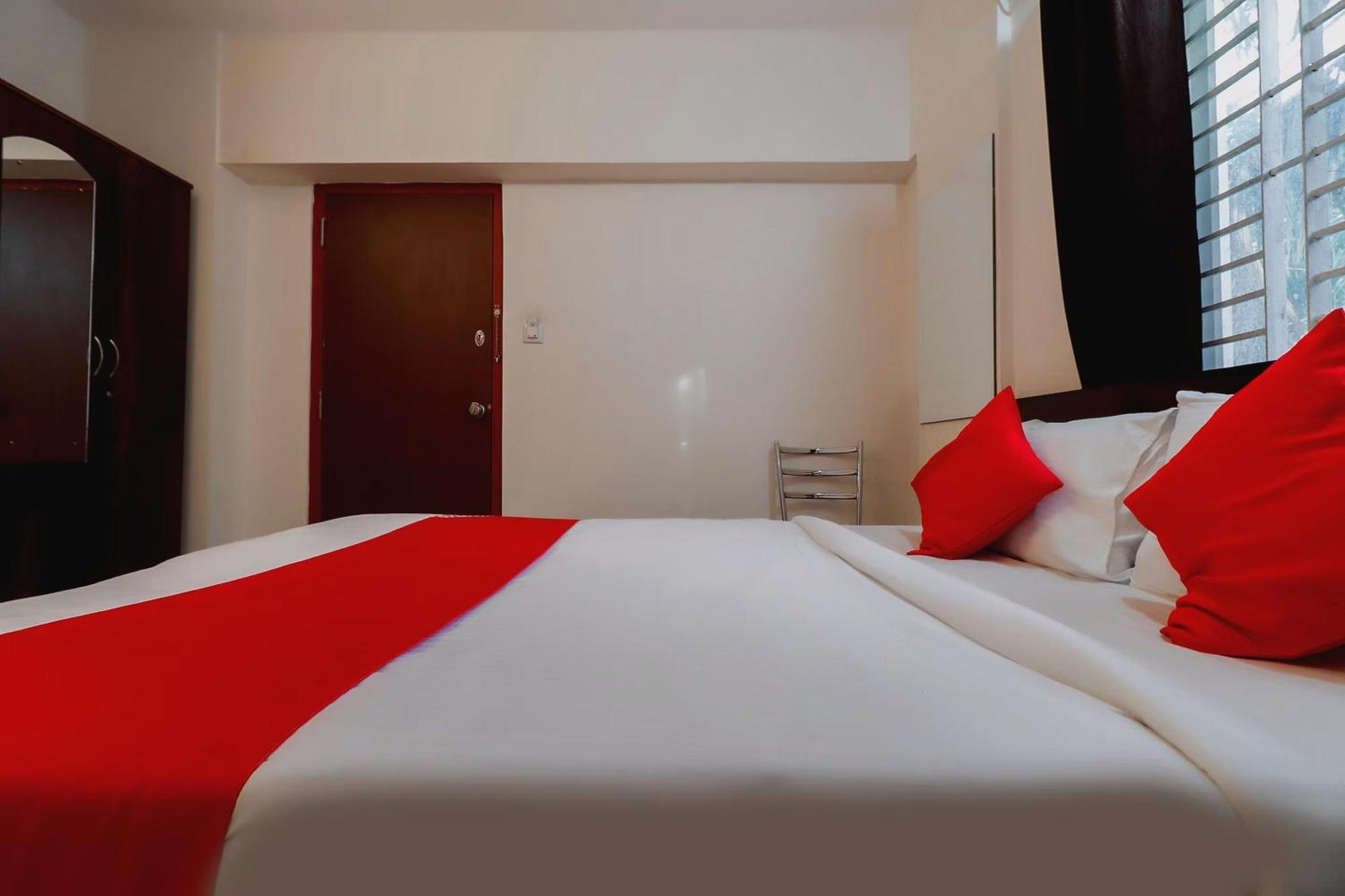 Super Gn Collection O Near Rajajinagar Industrial Estate Otel Bangalore Dış mekan fotoğraf