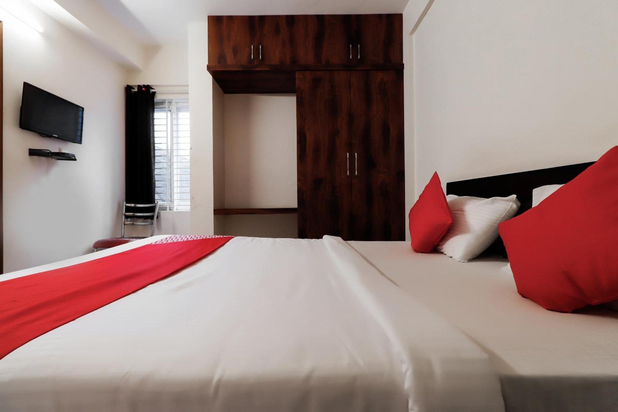 Super Gn Collection O Near Rajajinagar Industrial Estate Otel Bangalore Dış mekan fotoğraf